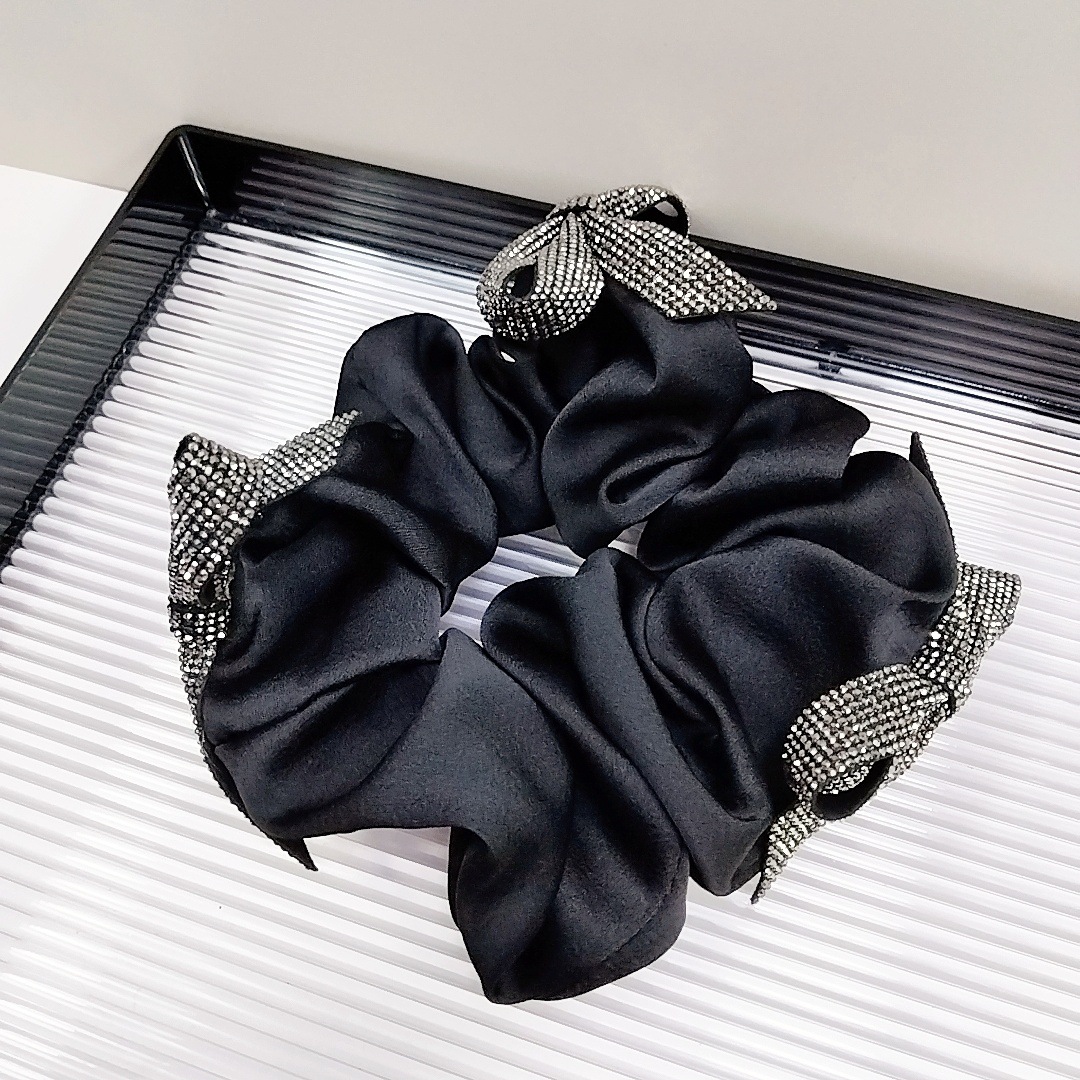 The national trend series of fashionable rhinestone hair bands, large intestine bands, headbands, high-end, simple and sophisticated black hair bands and hair accessories pic 4