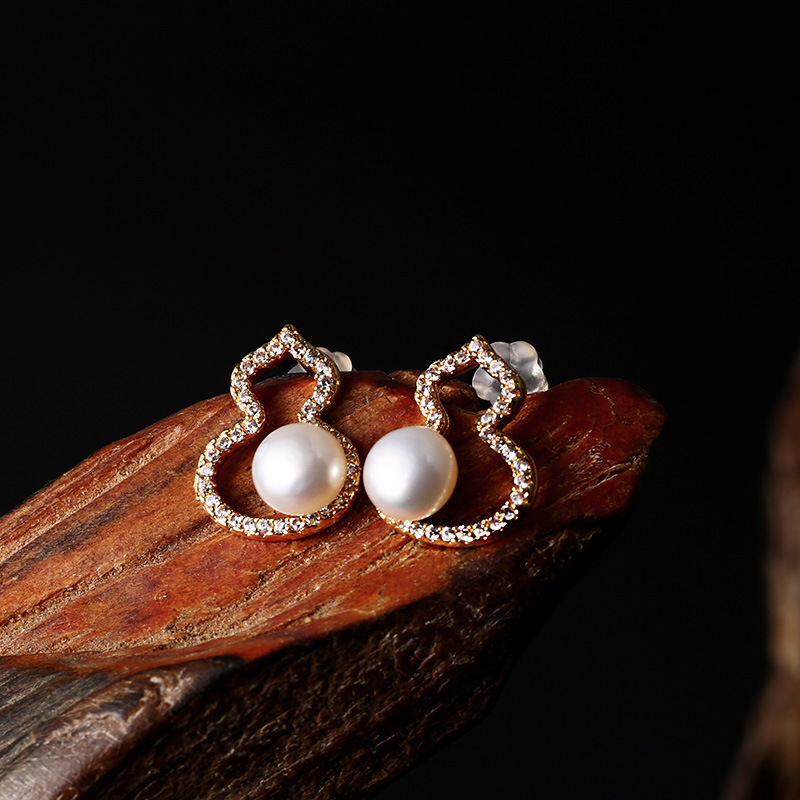 Natural freshwater pearl earrings, gourd stud earrings, Chinese style 14K gold-plated, fashionable S925 silver needle earrings, stud earrings for women pic 10