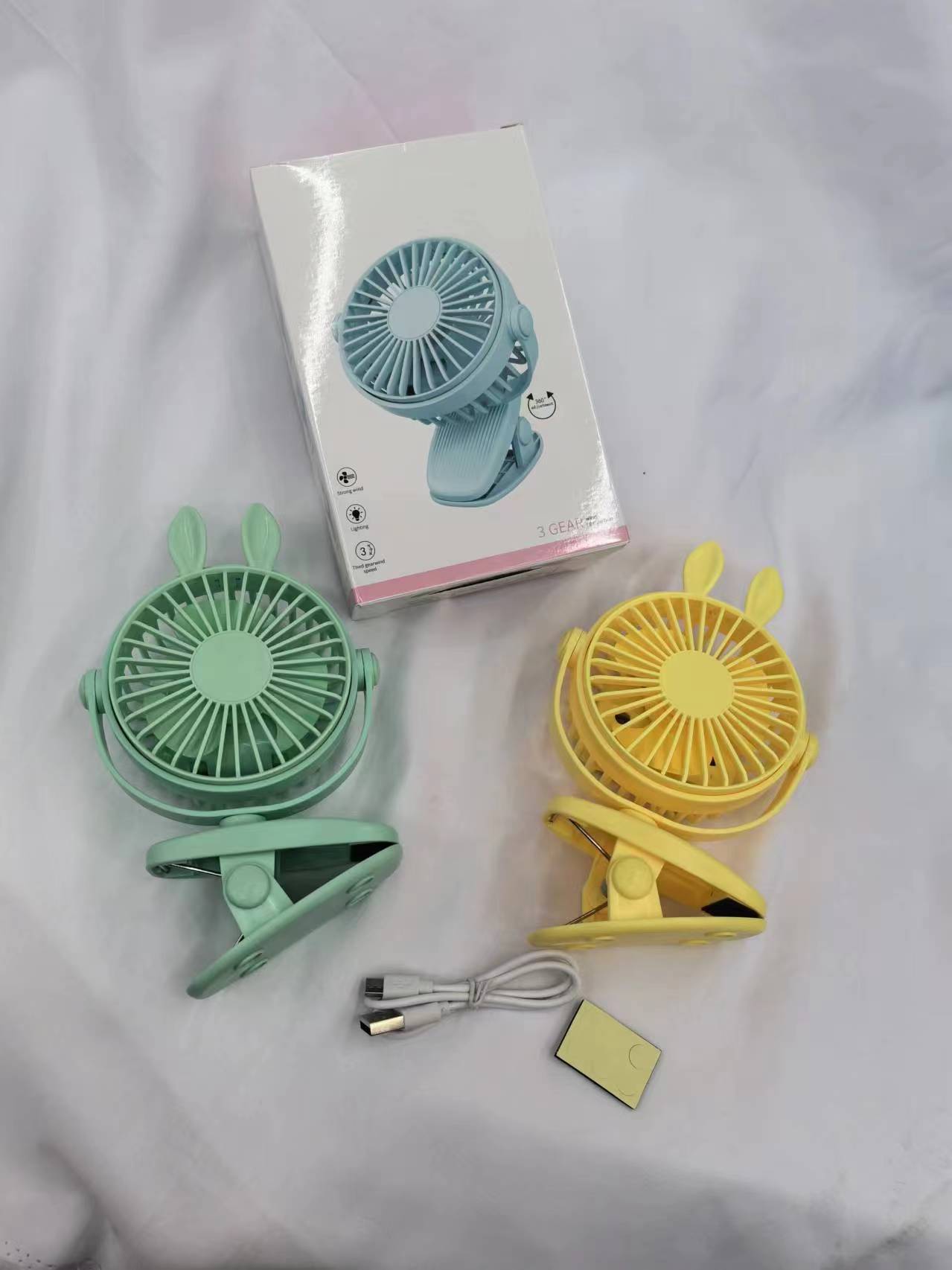 新品卡通夹子桌面小风扇USB充电可夹床头风扇车载灯光迷你风扇详情6