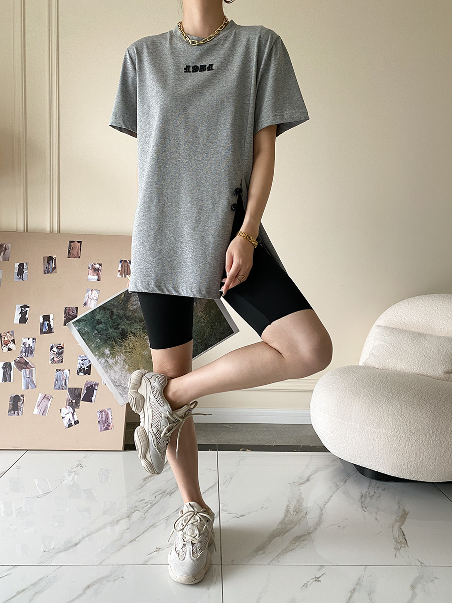 Sinan guoji plato hebilla bifón caída hombro manga camiseta mujer moda cool sentido de diseño verano 2022 nuevo SN1425 pic 30