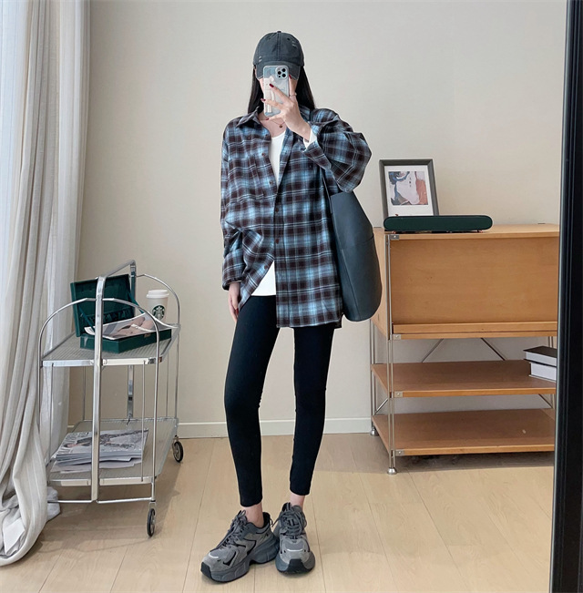 A retro, fashionable, loose and slimming mid-length brushed checked shirt for women in spring, new F090225 pic 15