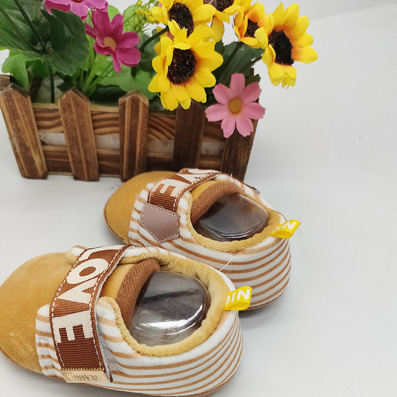 Warm shoes for newborns from 0 to 3 to 6 months in winter, baby shoes, cotton shoes before walking in autumn and winter, soft-soled walking shoes for babies. 8 pic 5