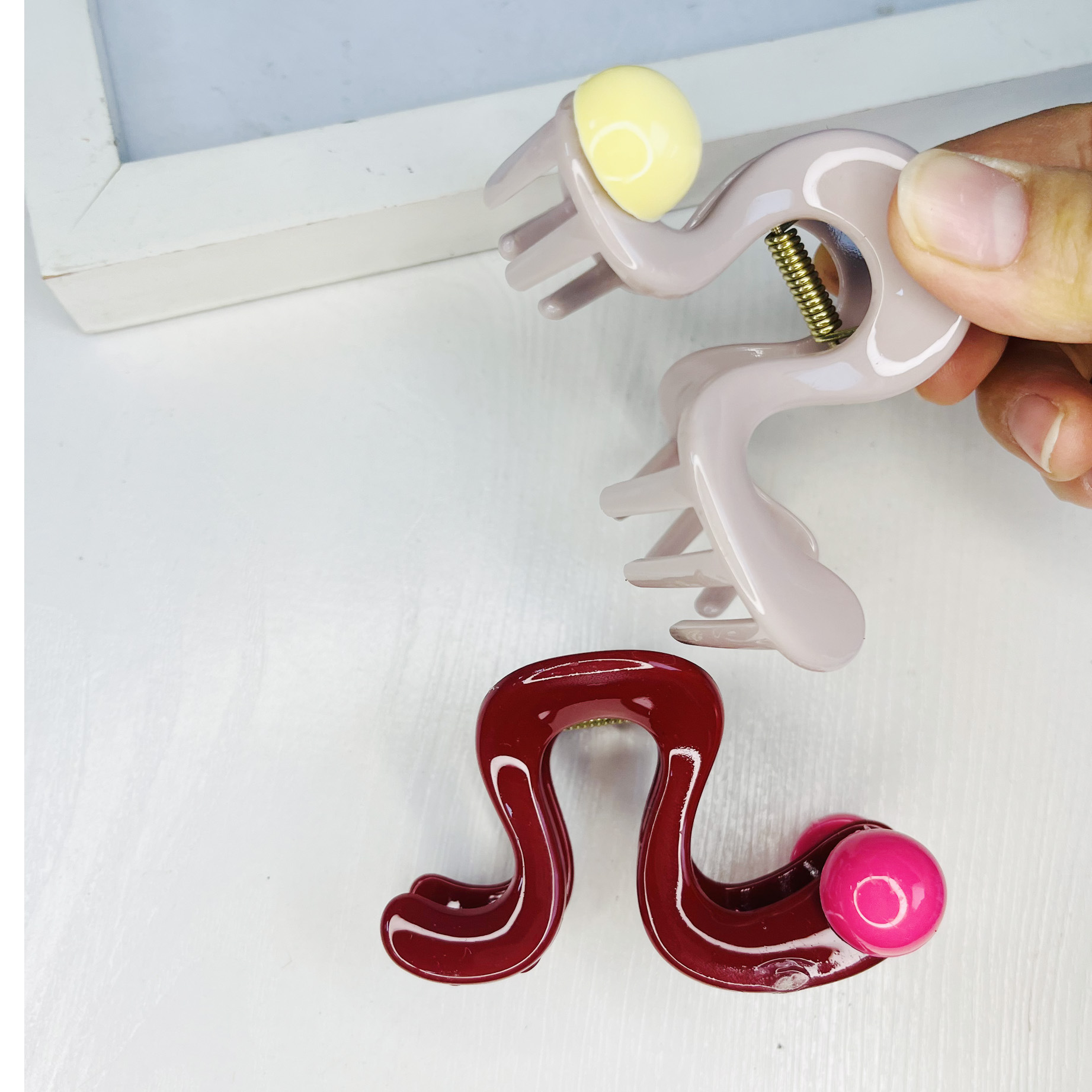 The 2025 National Trend series hairpins feature a niche design with geometric leopard print pearl hairpins, exuding a feminine and high-end charm. They are medium-sized semi-clip headwear pic 38