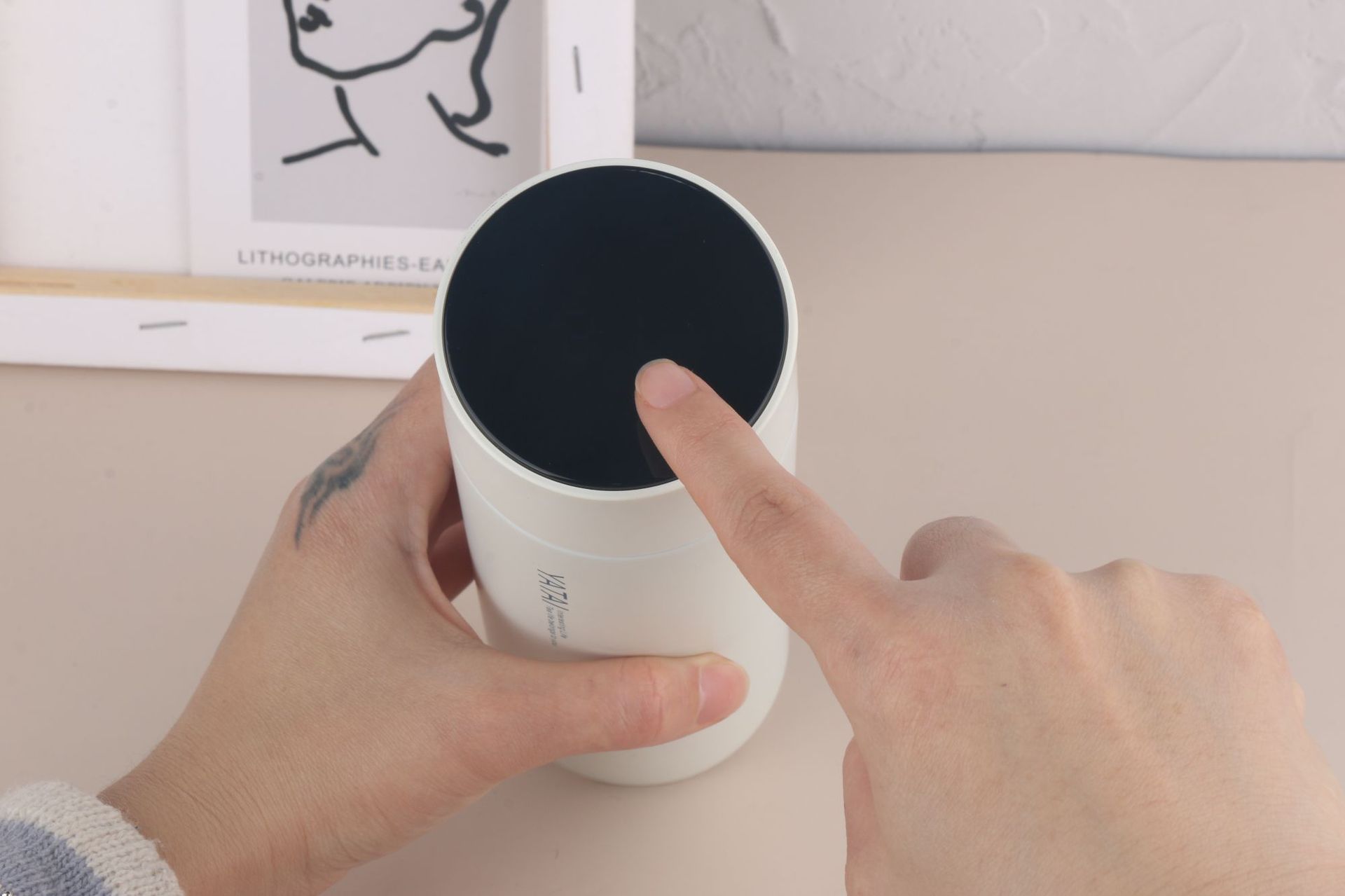 High-quality smart insulated cup, vacuum 304 stainless steel, temperature display, creative gift cup with logo engraving pic 6