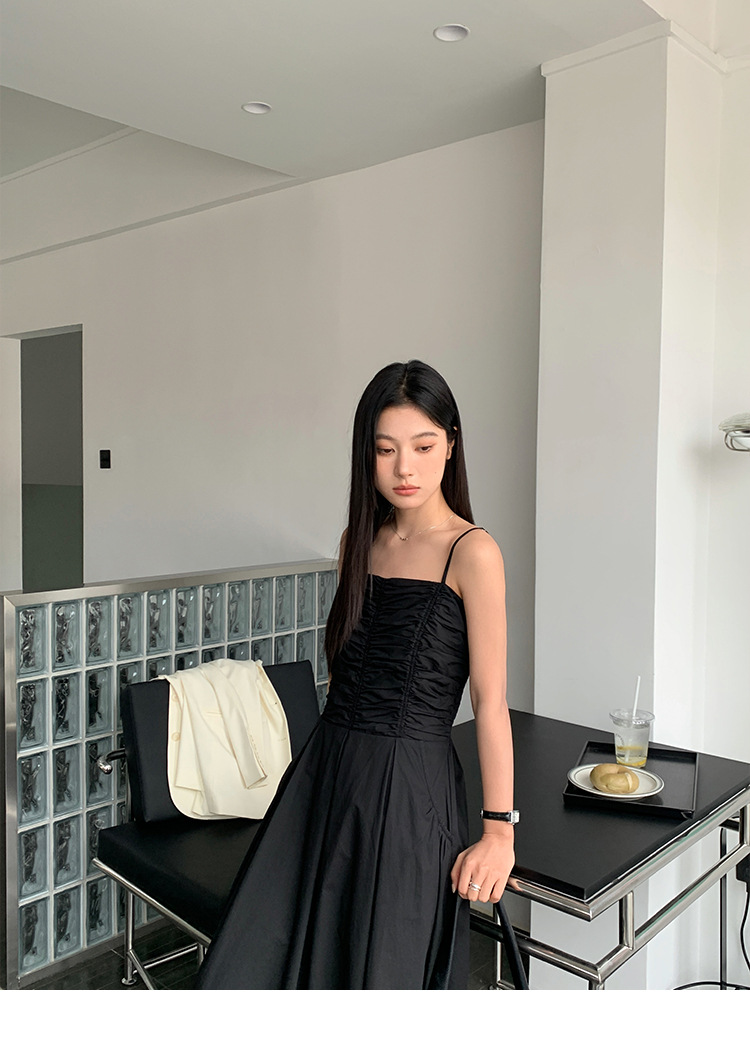 费挪 FINOA十三行2025早春新品韩式高级简约感褶皱设计吊带裙0168详情13