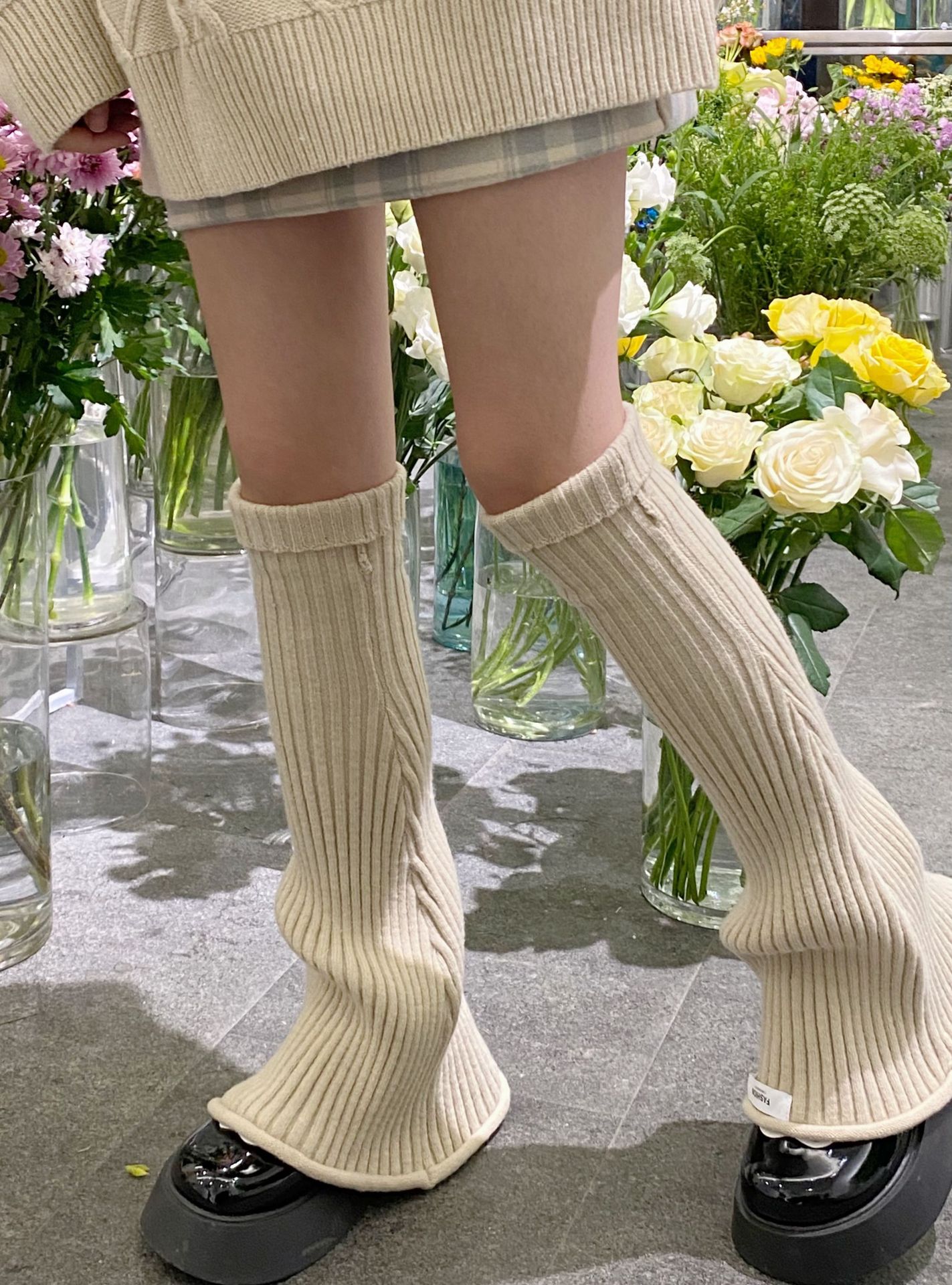 Otoño invierno influencers piernas calientes retro cuerno casquillo estilo nicho slim jersey rayas de lana piernas largas ligas pic 9