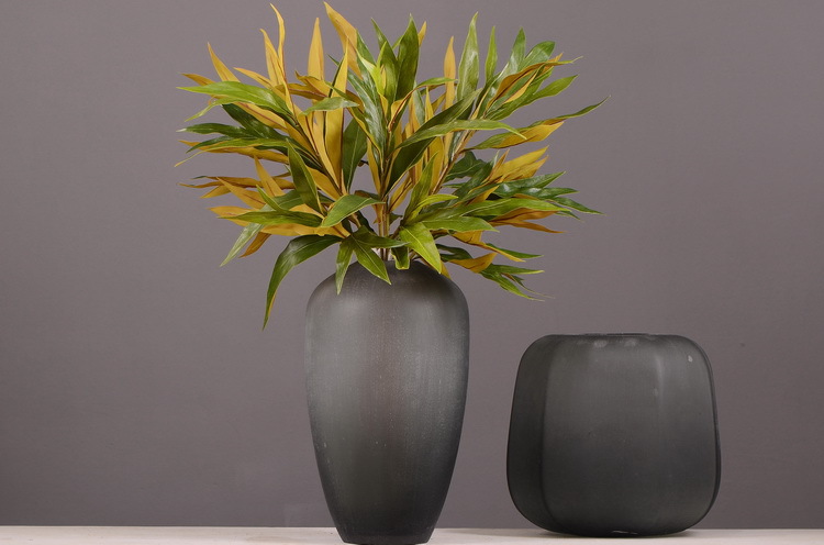 Dongli Flower Industry offers wholesale of artificial double-sided leaves, antler leaves, silver birch leaves, green plants, artificial green plants, indoor living room soft decoration, flower arrangement and matching materials pic 6