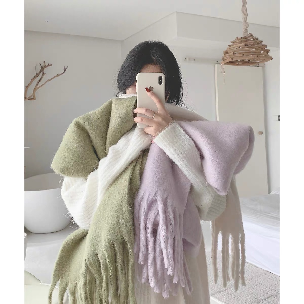 The 2024 new style scarf features solid mohair and winter macarons with thick tassels, providing warmth for ladies in autumn, winter and Christmas pic 5