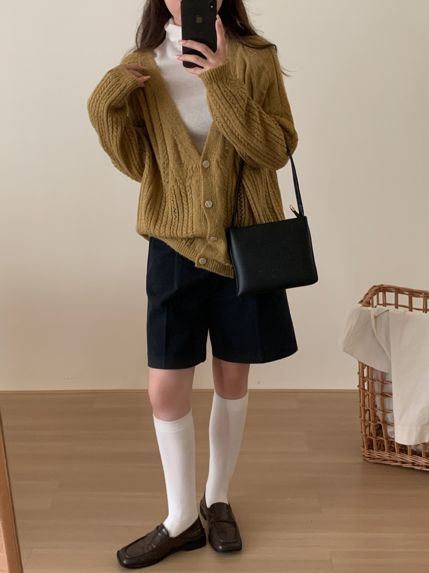 Large-sized mohair women's knitted sweater 2023 autumn/Winter new style, loose-fitting wool cardigan with a laid-back style for women pic 6