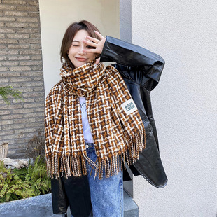 韩版秋冬季加厚女士格子围巾长款保暖仿羊绒流苏围巾披肩厂家批发详情9
