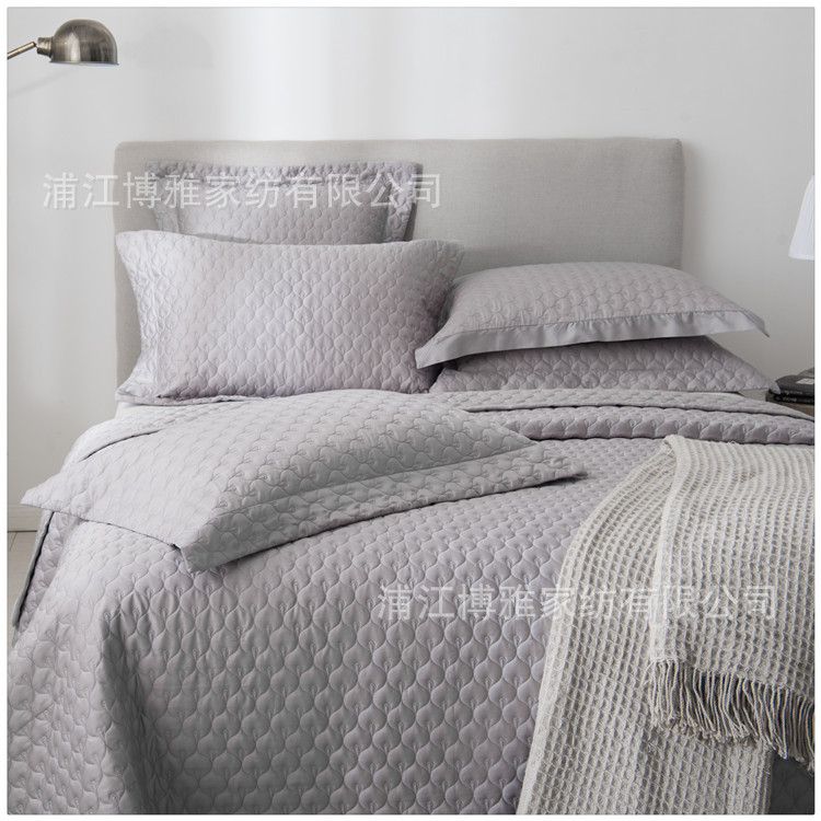 The manufacturer supplies summer quilted cotton bed sheets, pure cotton three-piece sets, skin-friendly quilted quilts and bed covers across borders, suitable for all seasons pic 34