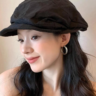 Gold and silver simple matte ear loops and ear buckles, 2025 new style exaggerated earrings, niche and unique, round face slimming earrings for women pic 4