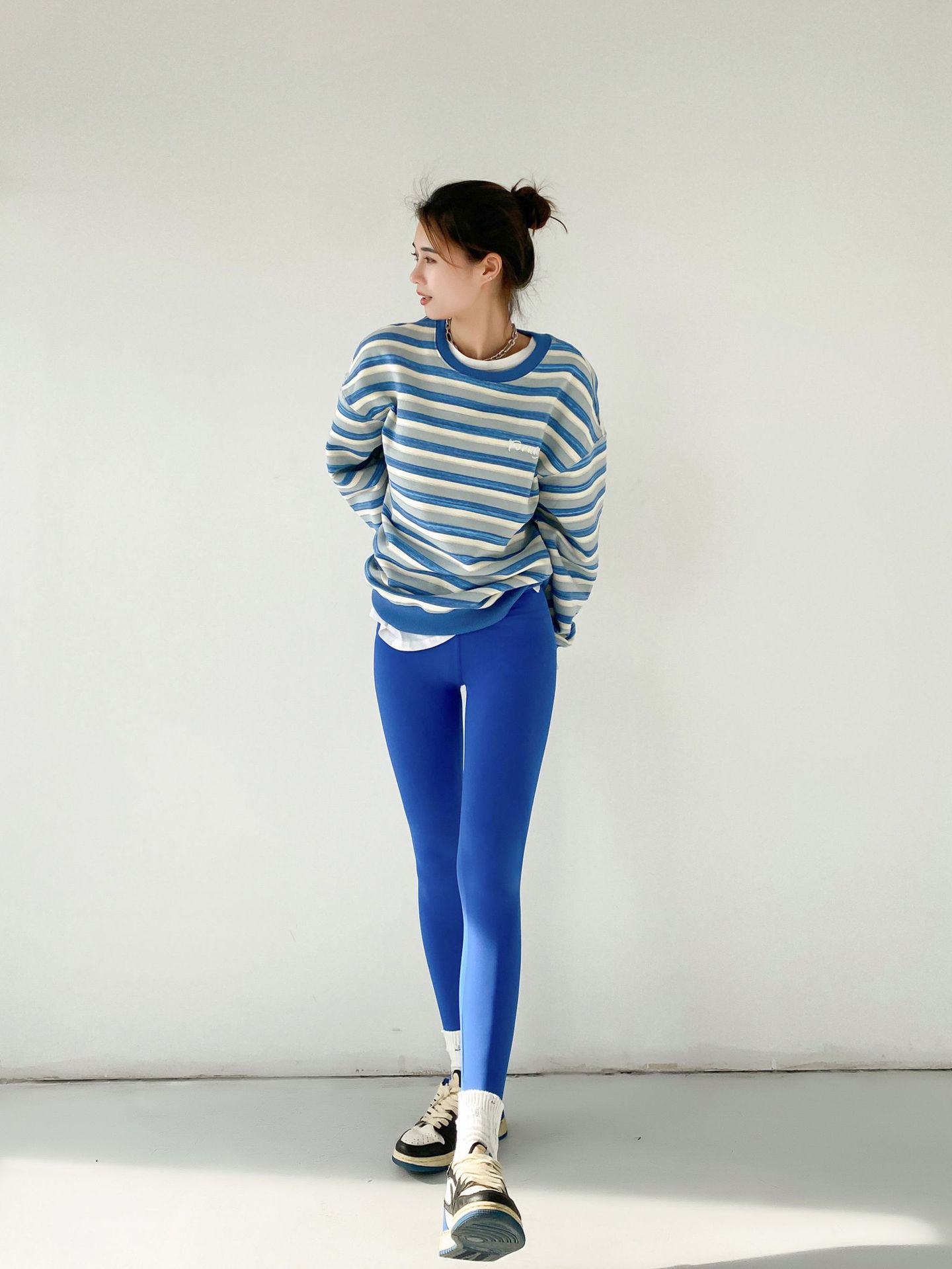 Wholesale of 2023 Spring and autumn tight-fitting high-waisted leggings, water-sparkling Barbie pants, a must-have for lifting buttocks, 9-inch pants, a one-piece replacement for women pic 77