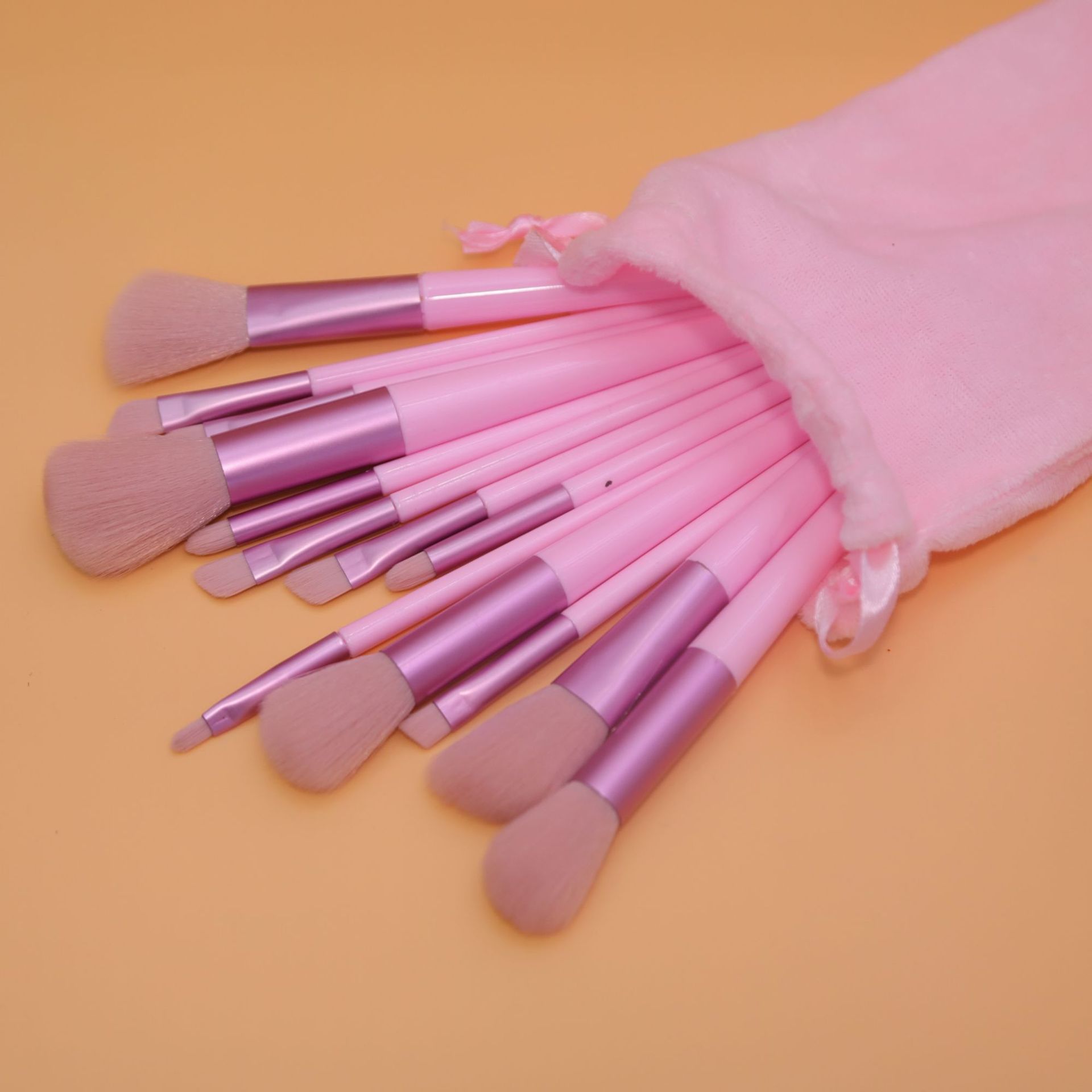 新款13支粉色化妆刷套装便携款软毛腮红刷眼影刷全套美妆工具详情5