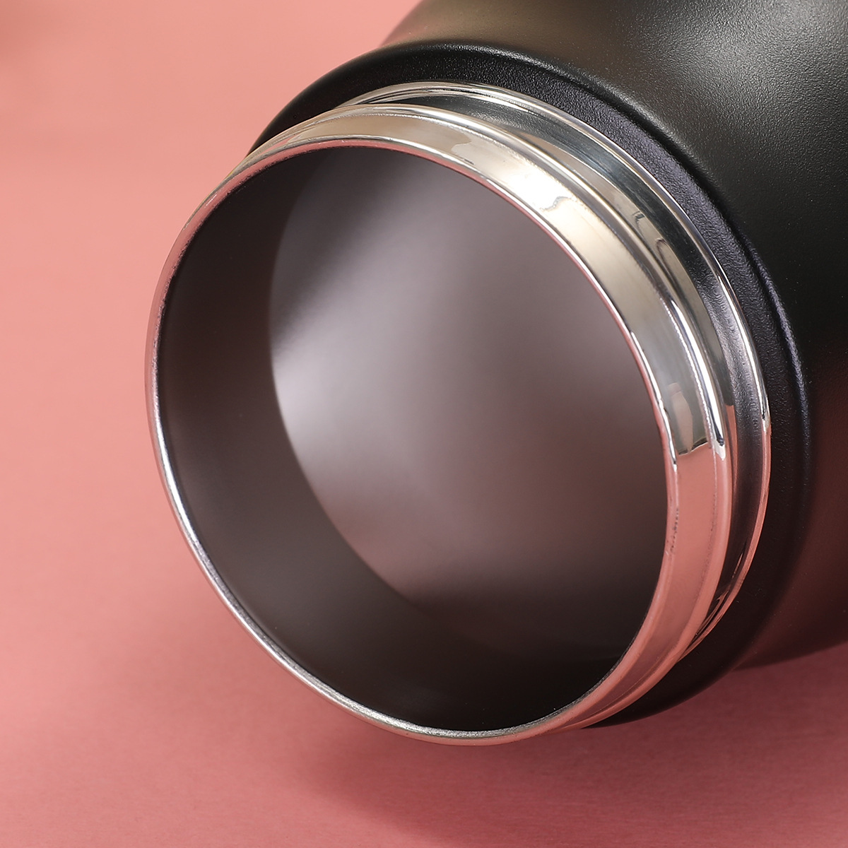 新款316不锈钢保温杯高颜值可乐熊手提壶户外随行便携运动水壶详情9