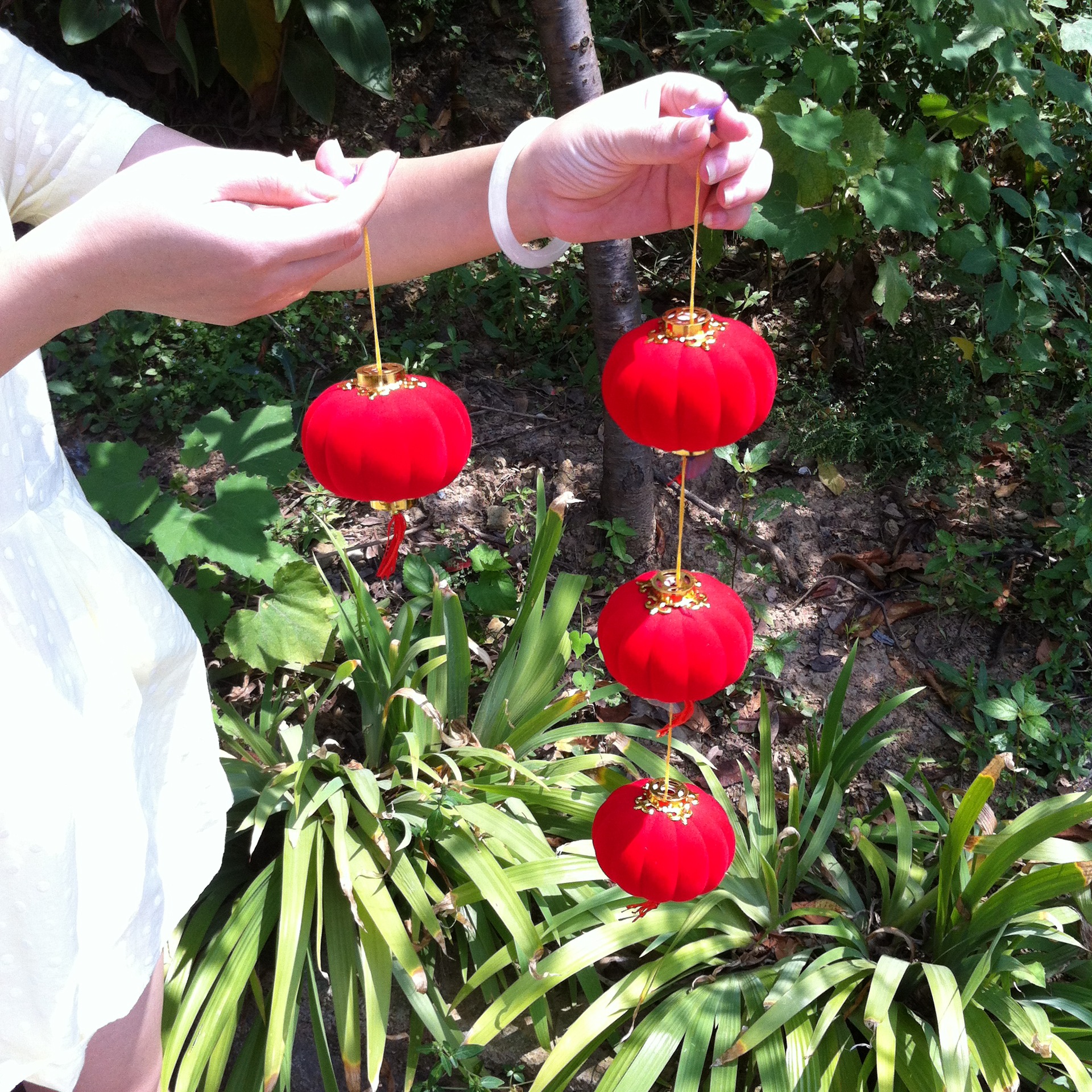 Wholesale of 9# flocked small lantern hanging decorations, large red small lantern strings, outdoor New Year festive decorations, balcony bonsai lanterns pic 6