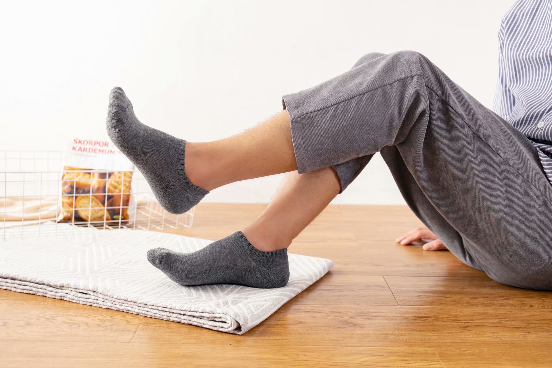 Calcetines de toalla bucle de lana calcetines de barco calcetines de algodón poco profundo para hombres silicona antideslizante sudor absorbente espesado calcetines invisibles para hombres al por mayor pic 10