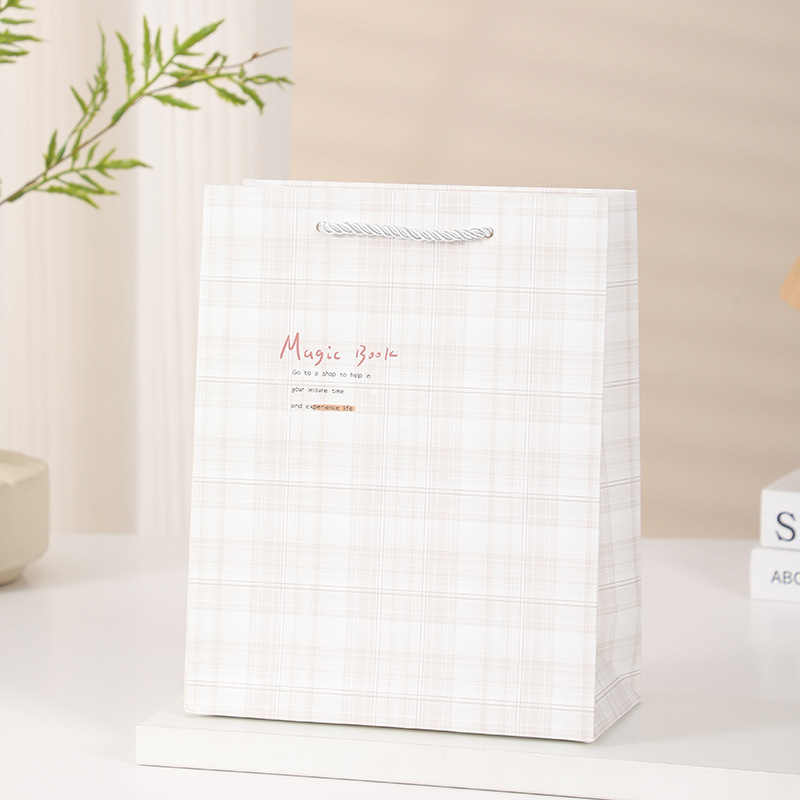 新款条纹格加厚白卡礼品袋伴手礼纸袋商场购物手提袋纸袋现货批发详情15