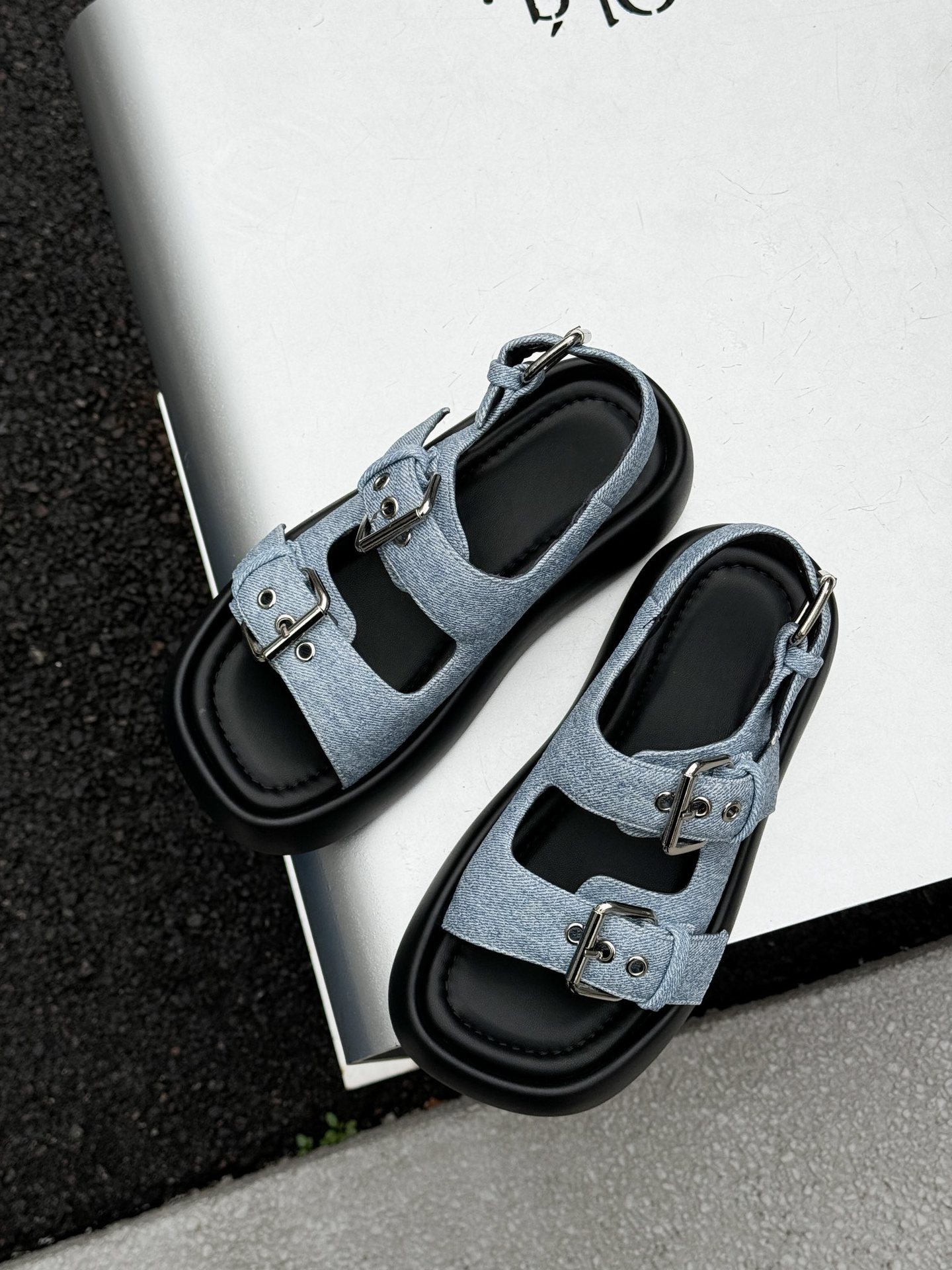 Meeigeec.Q厚底牛仔蓝个性百搭女士凉鞋2024夏季新款沙滩凉鞋现货详情13