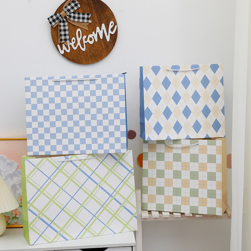 新款条纹格加厚白卡礼品袋伴手礼纸袋商场购物手提袋纸袋现货批发详情5