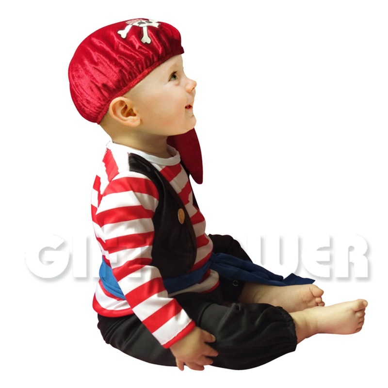 أطفال صغار القراصنة الصغار في عيد القديسين الهالويين pic 6