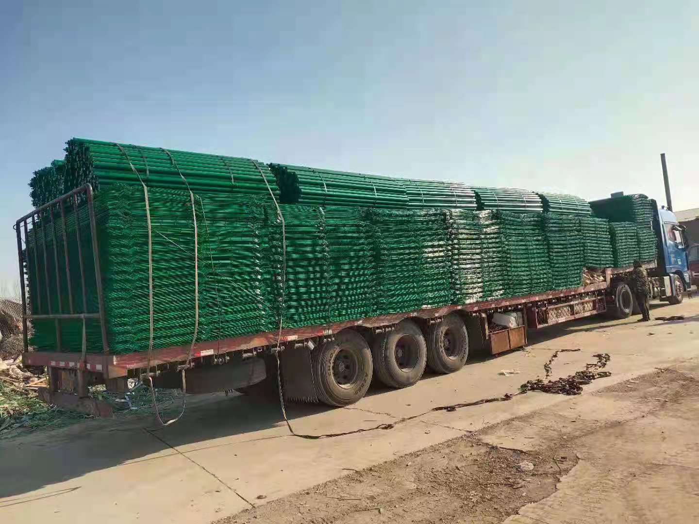 شبكة أسلاك من أسلاك الطاقة الفولطية الفولطاضوئية من شبكة أسوار الطرق السريعة بسلك هيلين pic 15