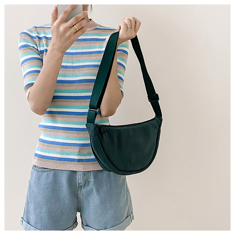 斜挎包女新款单肩包学生女包休闲包运动小包夏季帆布包日系饺子包详情28