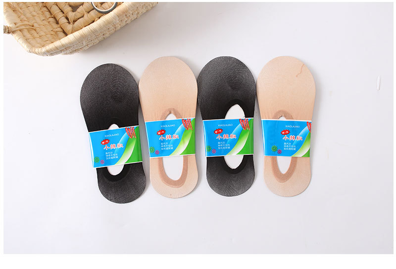 Primavera verano 2022 nuevo calcetines de barco para mujeres delgadas de boca clara color sólido calcetines invisibles respirables calcetines versátiles para mujeres wholesale pic 6
