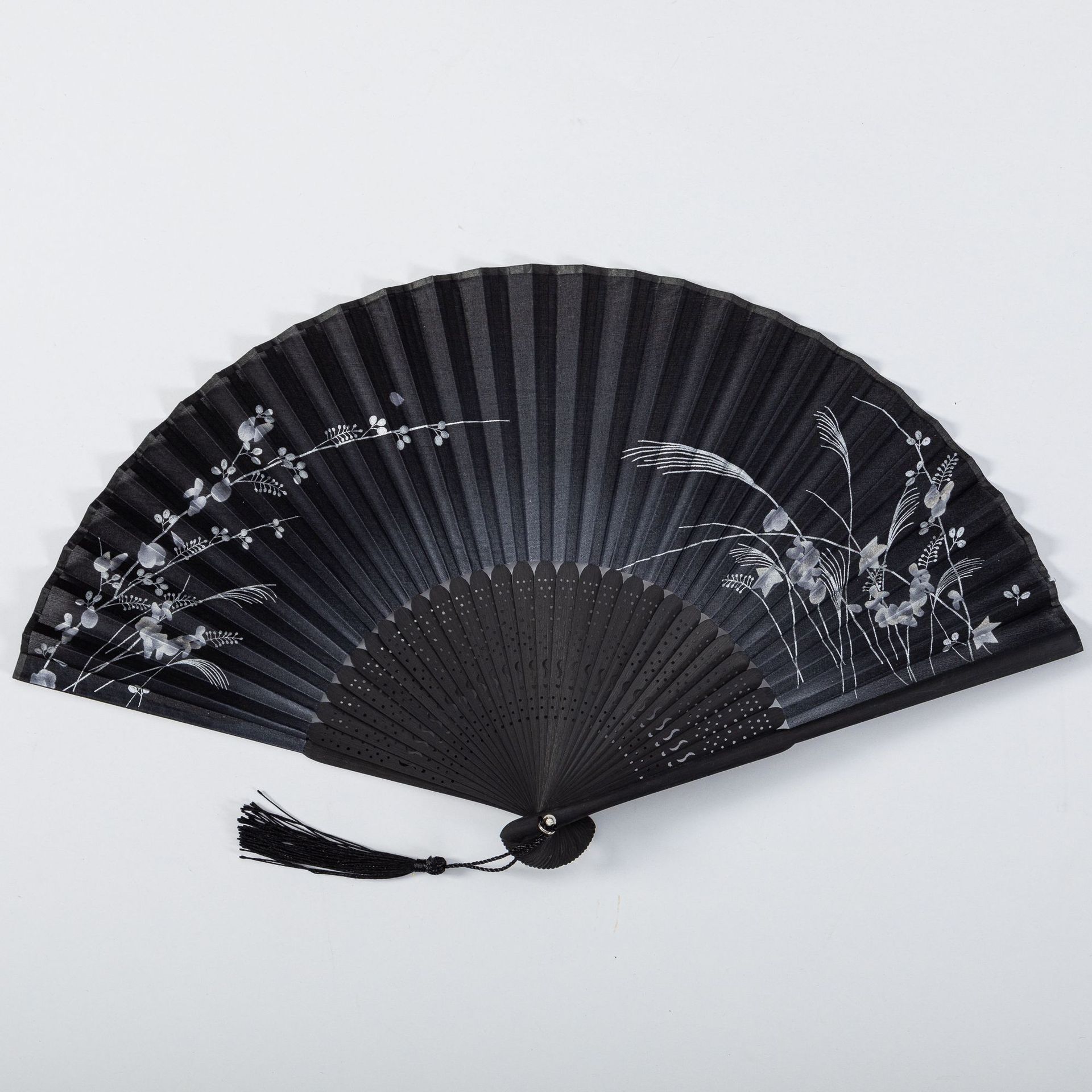 复古精品折扇  真丝扇子丝绸礼品折扇 高档古风舞蹈旗袍折扇批发详情10