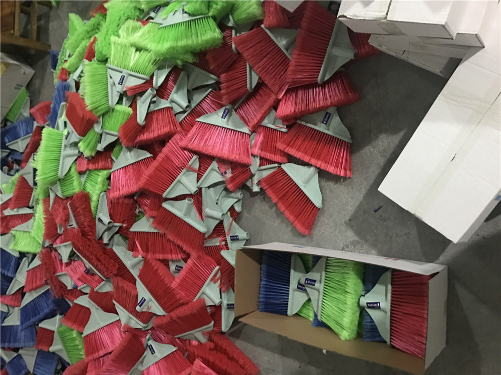 ok wooden handle toilet brush, round head and square head toilet brush, cleaning brush, Yiwu daily necessities cleaning tools pic 14