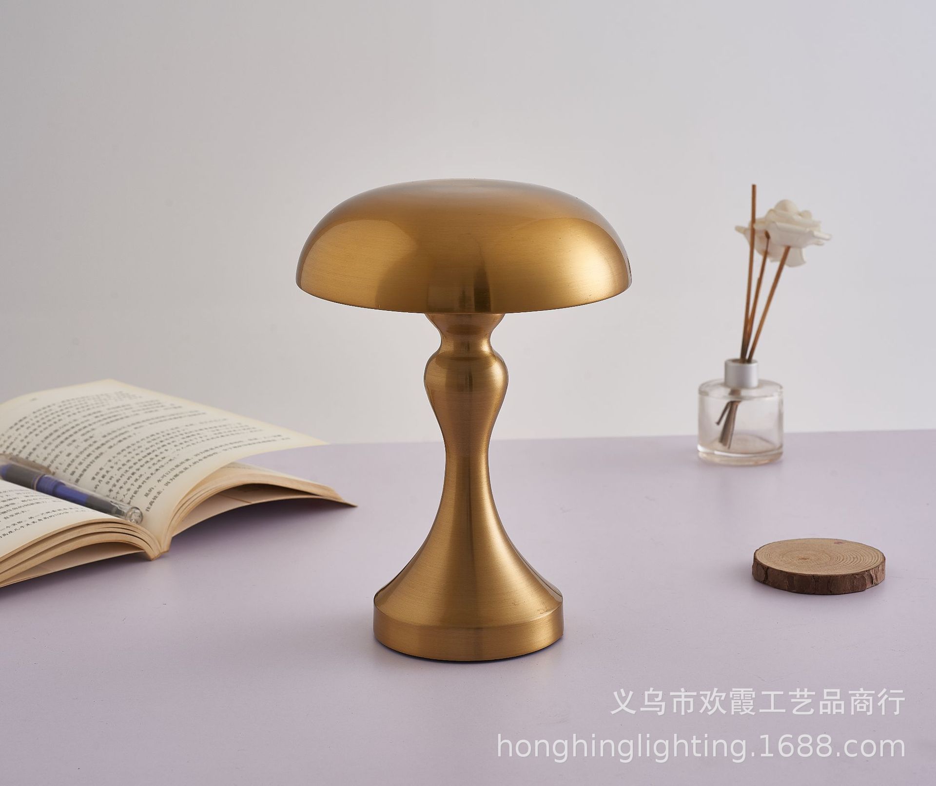 Cross-border new creative mermaid mushroom rechargeable table lamp, dining table, hotel and bar decorative table lamp, outdoor night light pic 12