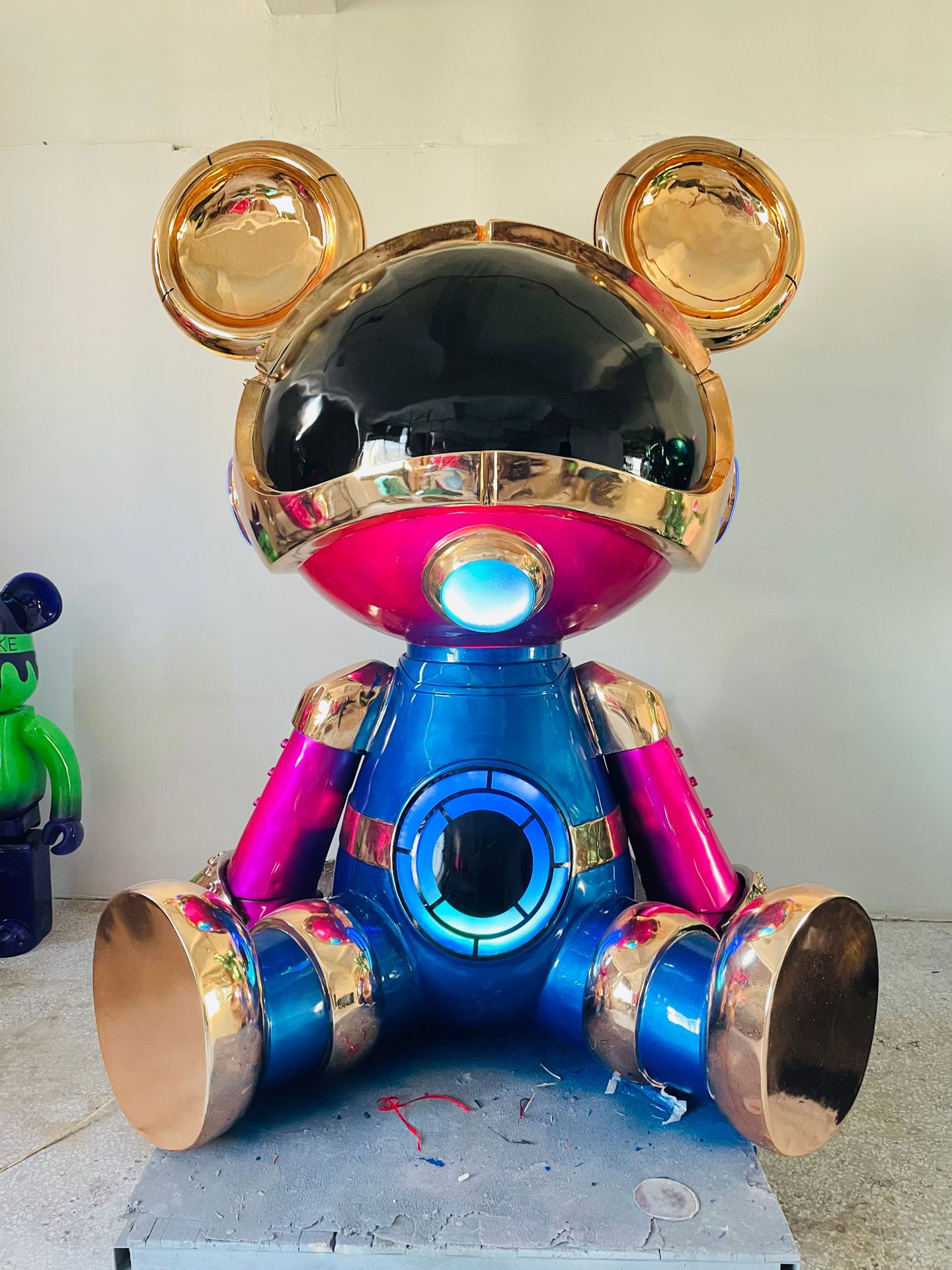 Cartoon robot bear large decorative items, modern light luxury living room floor-standing sculptures, shopping mall opening, relocation gifts, craft decorative items pic 5