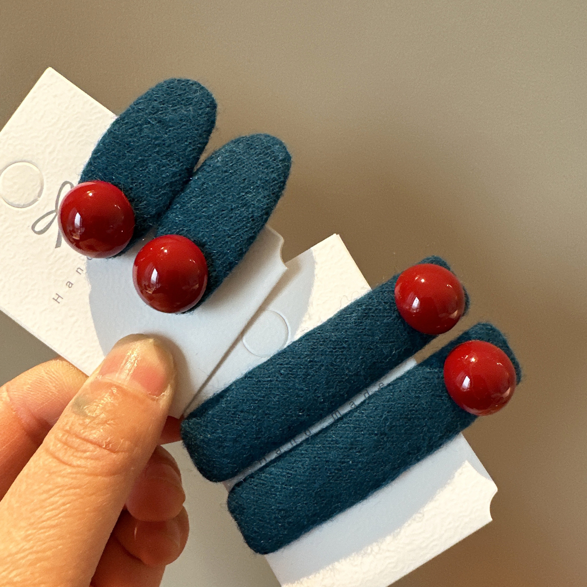 2025红珠子蓝色发夹小众发饰侧边夹头饰秋冬新款碎发刘海夹发卡详情1