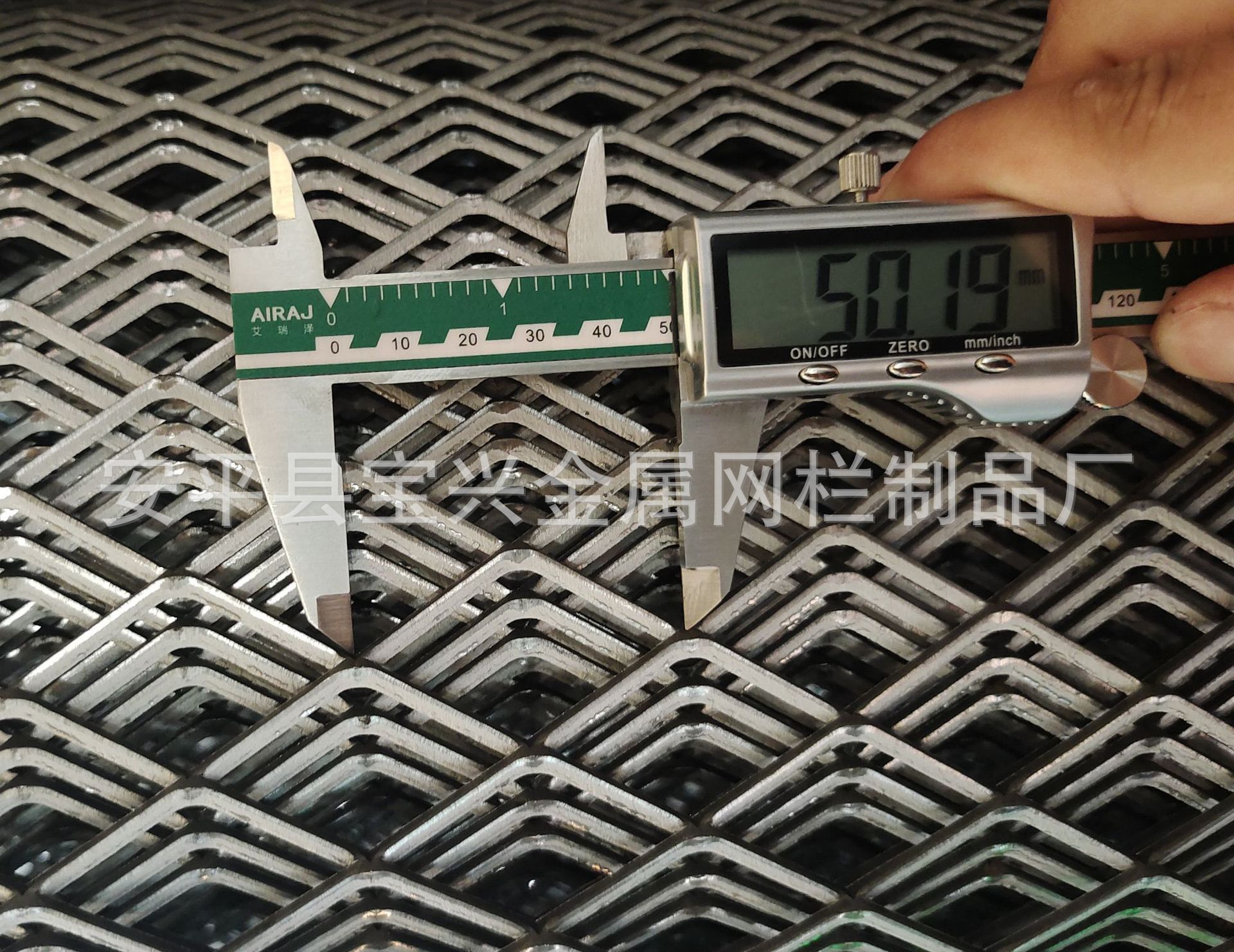 厂家加厚冲压菱形铁网网格金属网板吊顶菱形拉伸网铝网不锈钢网片详情8