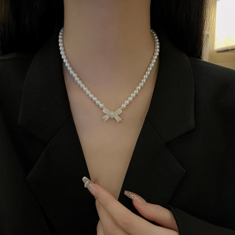 French retro high-end pearl necklace with a unique feminine charm, simple and elegant sweater chain, gentle and fairy-like accessory pic 27