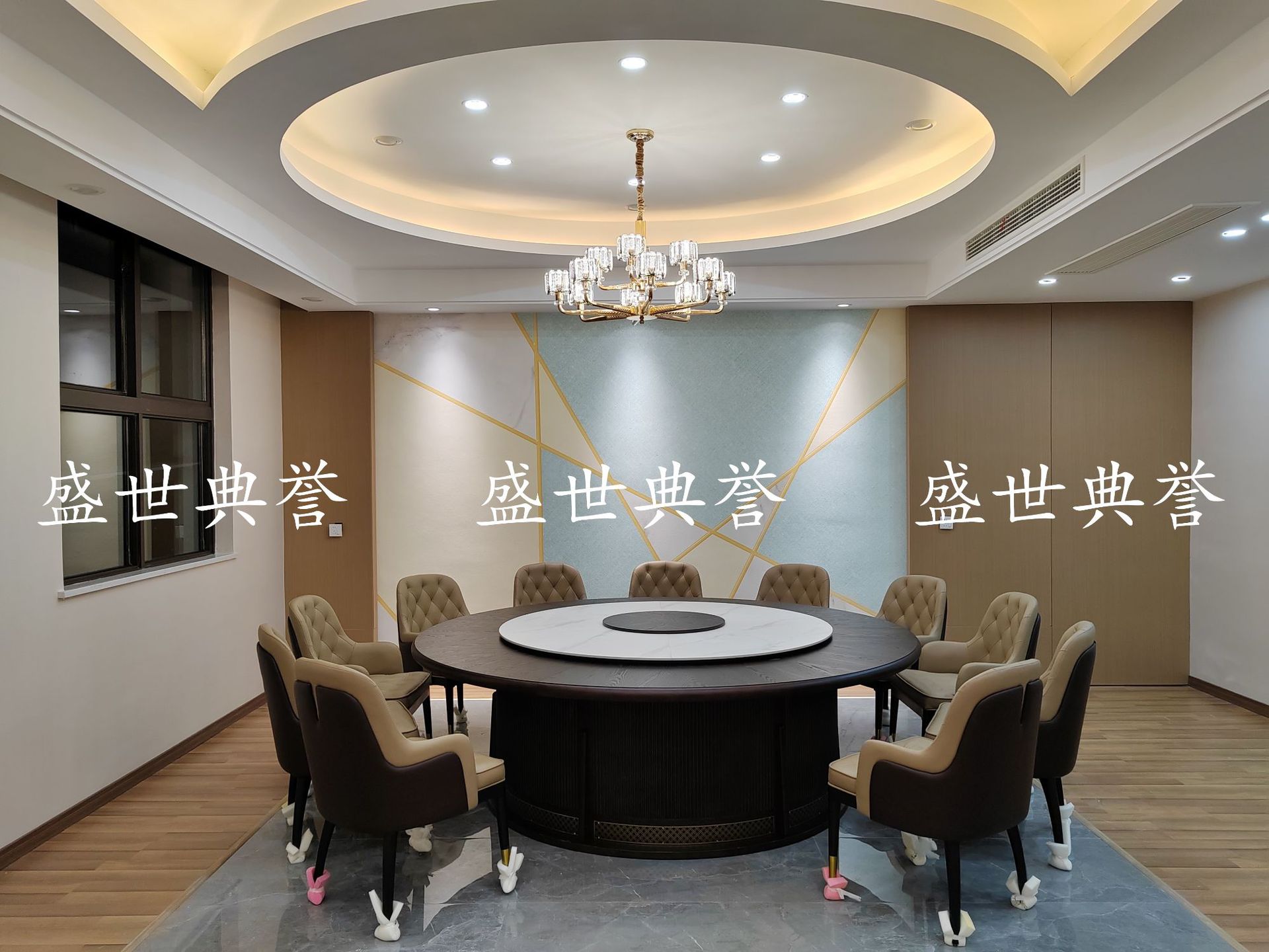 Xinyang high-end club electric dining tables and chairs, hotel new Chinese-style solid wood dining tables, restaurant private rooms automatic turntable dining tables pic 18