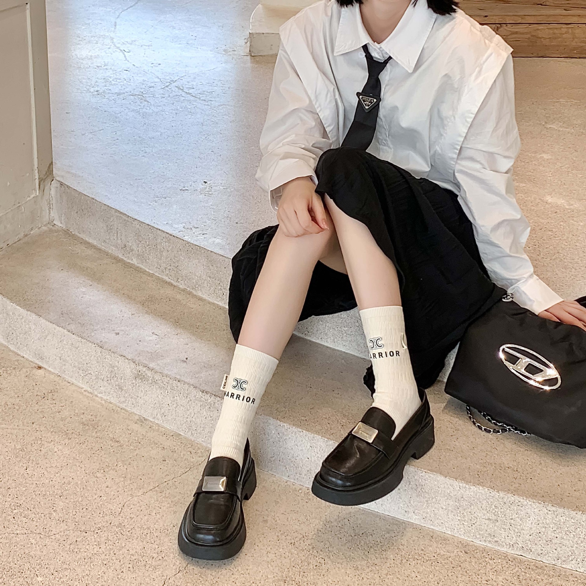 2023袜子女早秋字母欧货中筒袜ins棉质个性洋气百搭外穿网红潮袜详情5