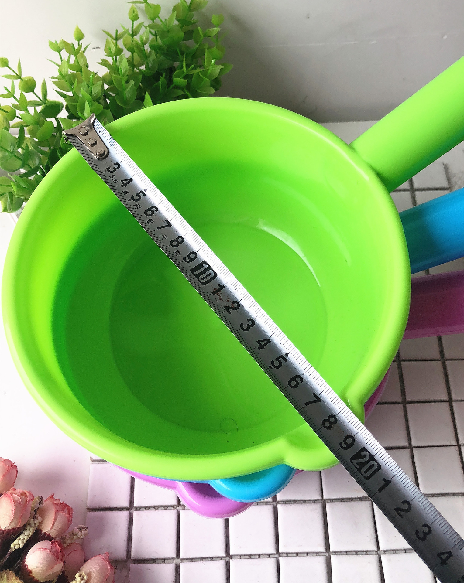 Colorful pointed spout water spoon, enlarged and thickened plastic long-handled water spoon, kitchen household, 2-yuan store supply, daily necessities pic 4