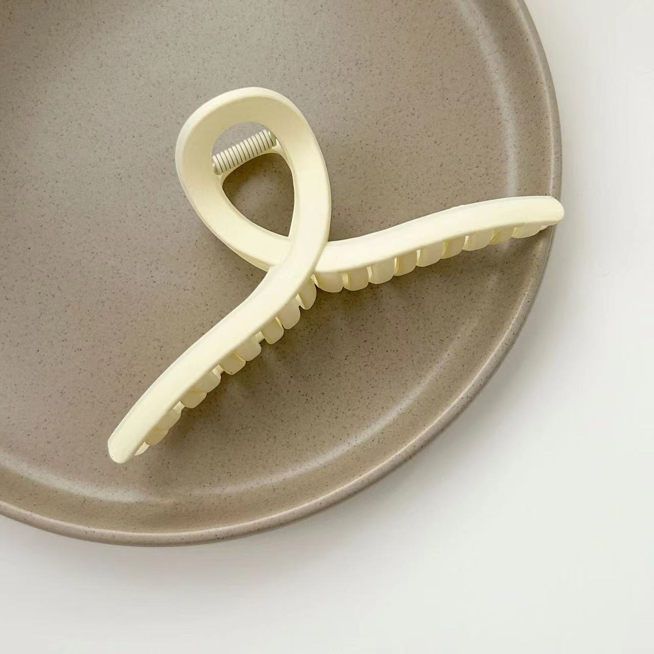 高级感鲨鱼夹发卡网红气质盘发抓夹磨砂发夹女后脑勺头发夹子头饰详情6