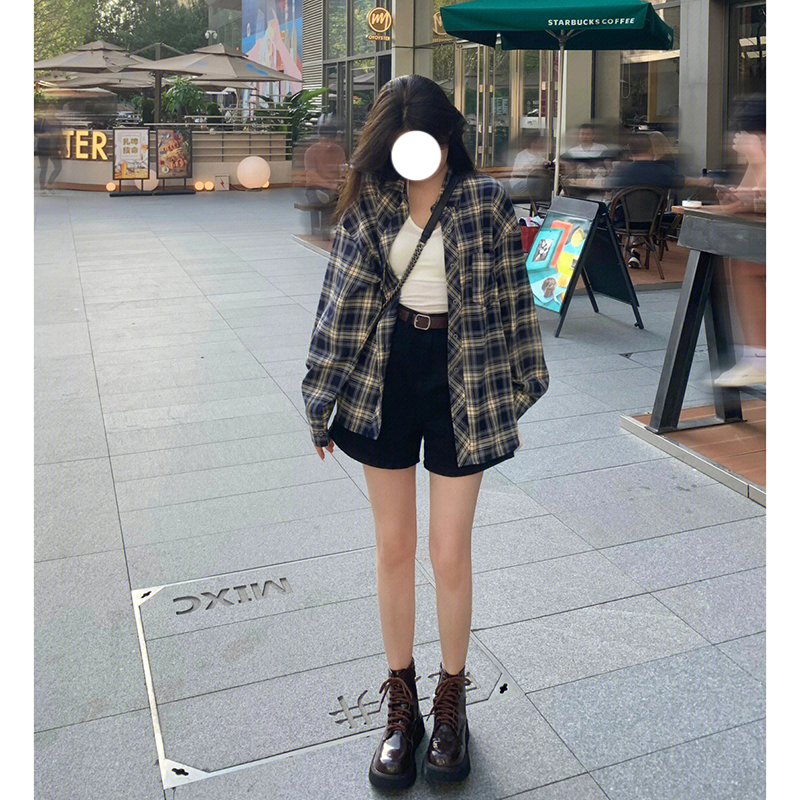 The sweet and laid-back trend of Korean retro long-sleeved checked shirts, loose women's shirts and cardigans for Spring and autumn 2024 pic 8