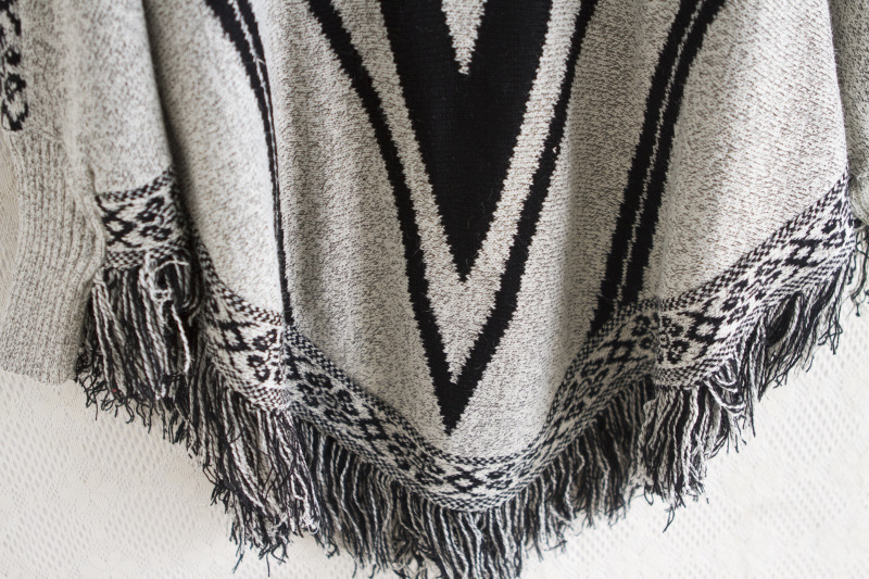 秋冬新款流苏套头披肩蝙蝠袖园领毛衣针织衫斗篷外套详情16