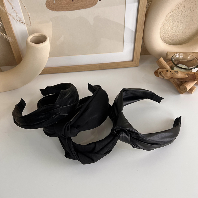 French elegant black hairband, sweet pearl braided hairpin, knitted height-increasing headband, wide-edge hairpin for women pic 13