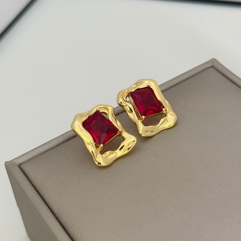 厂家货源高级感长方形镂空彩色锆石镶嵌耳钉饰品现货批发详情5