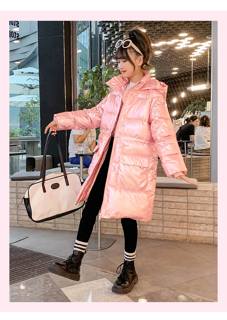 The new cotton-padded jacket for girls in 2023 features a longer winter design with a cinched waist and skirt. It is a plump and stylish cotton-padded jacket for children pic 26