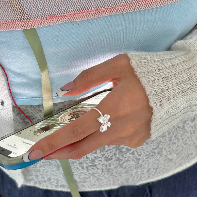 小众设计镂空爱心粉钻蝴蝶结戒指女轻奢风时尚百搭高级感食指戒详情2