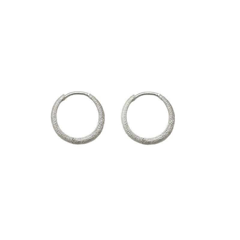 Gold and silver simple matte ear loops and ear buckles, 2025 new style exaggerated earrings, niche and unique, round face slimming earrings for women pic 20