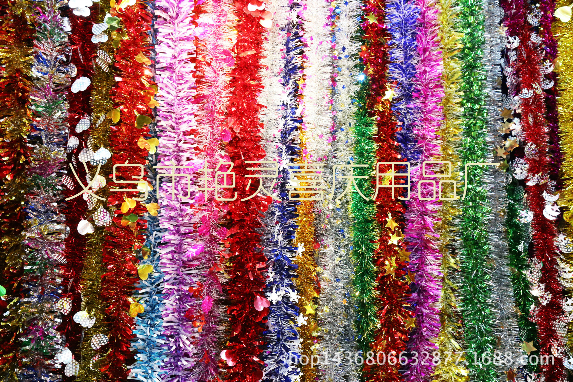 Christmas crutches are decorated with colorful stripes, and Christmas festival decorations are festive and joyous with wool stripes and latte art pic 13