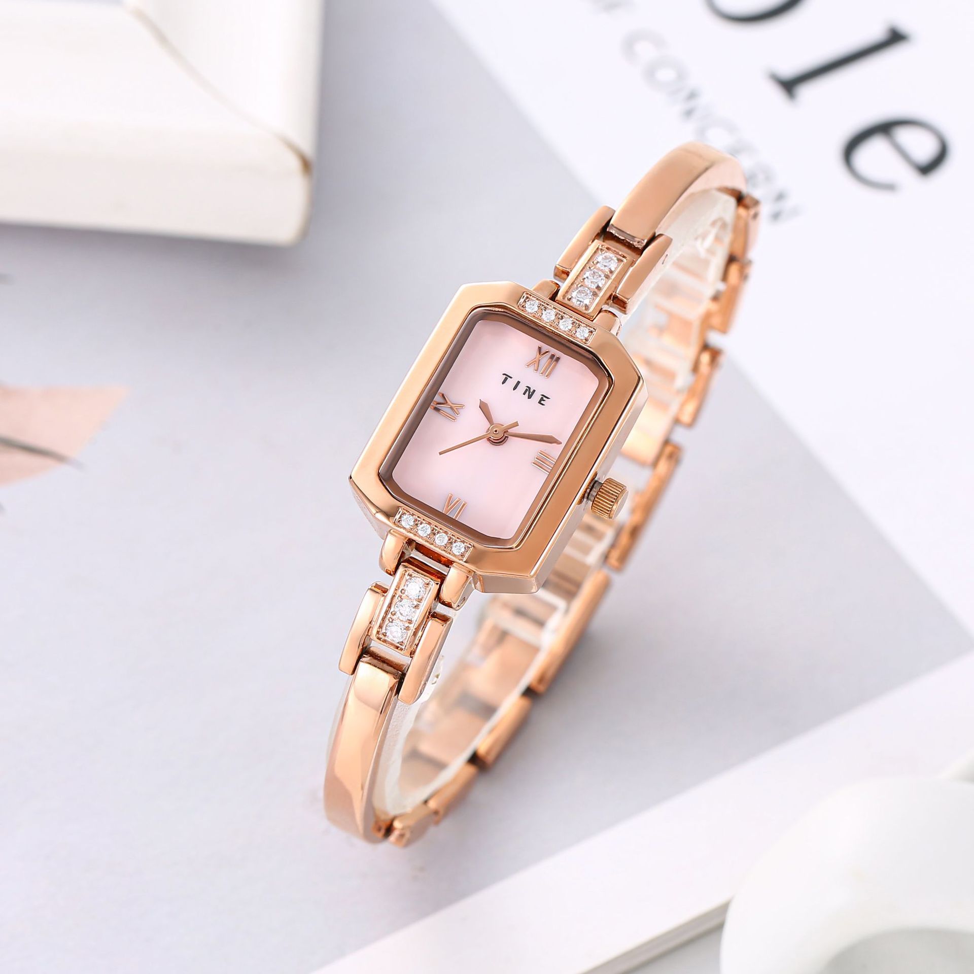 High-end quartz watches for women, cross-border wholesale, waterproof, fashionable and niche square bracelet watches for women pic 8