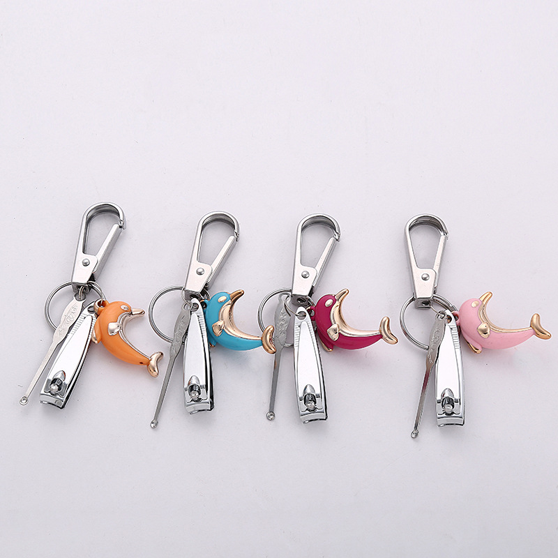 A 2-yuan store is selling hot nail clippers, cartoon metal, stainless steel nail clippers, ear spoons and keychains in 12-piece sets for wholesale pic 13