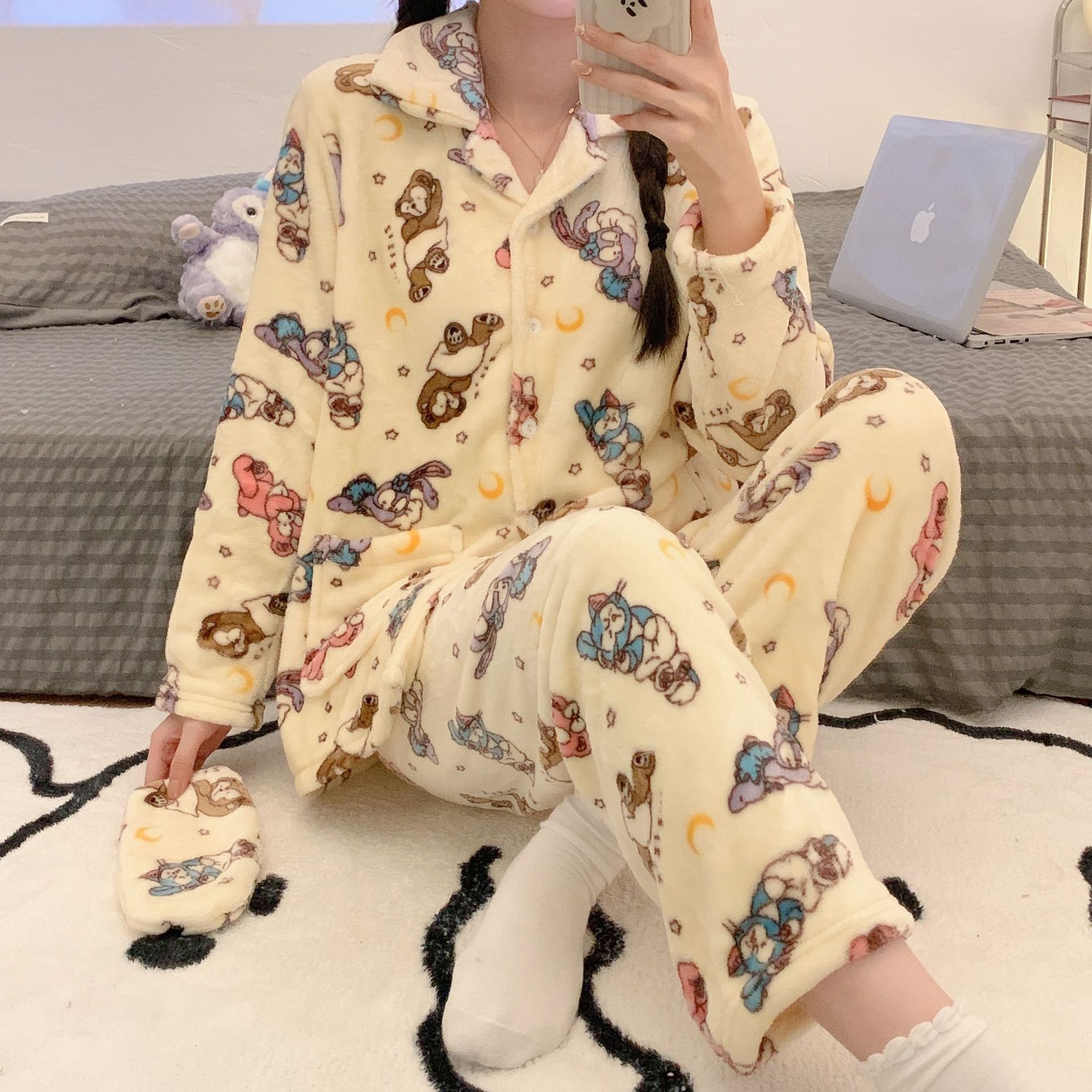 冬季法兰绒女士睡衣翻领开衫长袖长裤少女卡通可爱保暖家居服套装详情3